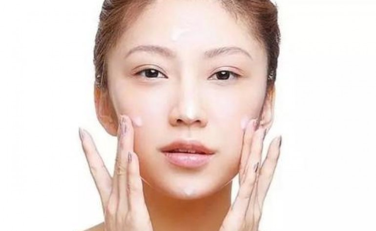 皮膚長痘了用什么洗面奶？皮膚長痘的原因？油性皮膚怎么改善？美容護膚獨生美官網